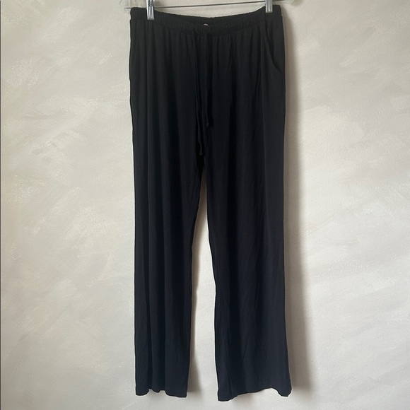 EBERJEY GISELE EVERYDAY STRAIGHT LEG PANT black size medium - Picture 3 of 11
